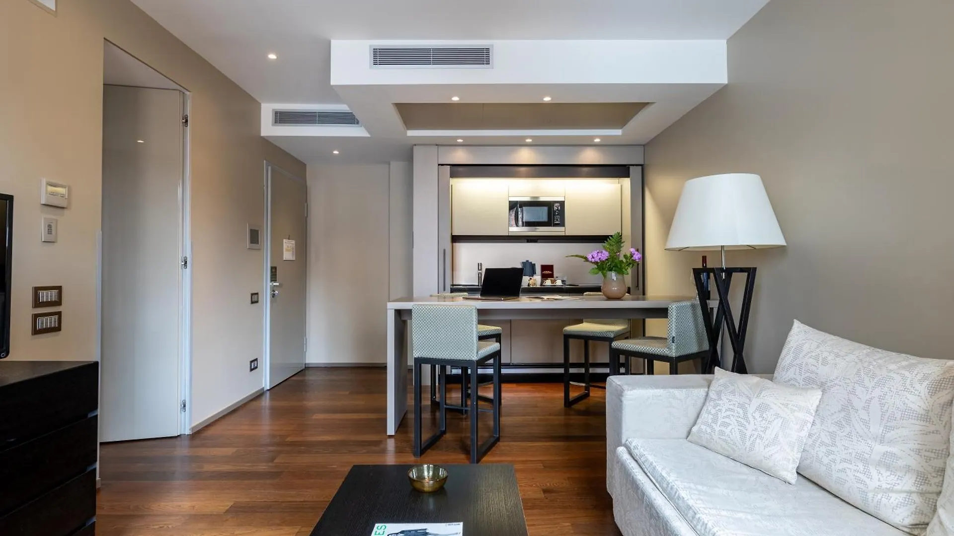 Nj Hotels & Apartments San Pietro All'Orto 6 Milan Italy