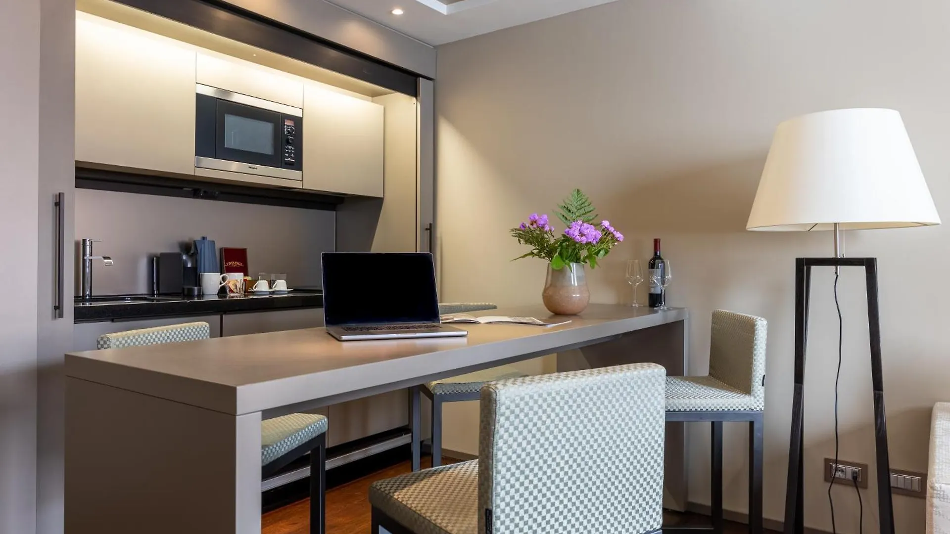 Nj Hotels & Apartments San Pietro All'Orto 6 Милан Италия