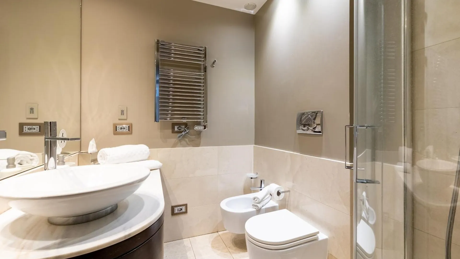 Nj Hotels & Apartments San Pietro All'Orto 6 Milan Italy