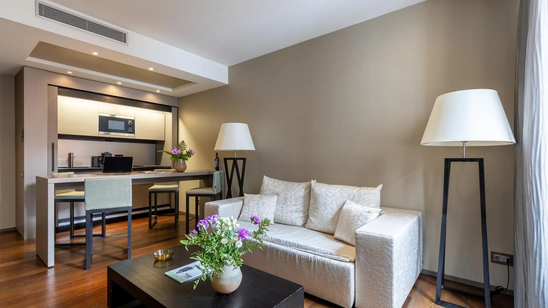 Nj Hotels & Apartments San Pietro All'Orto 6 Милан Италия