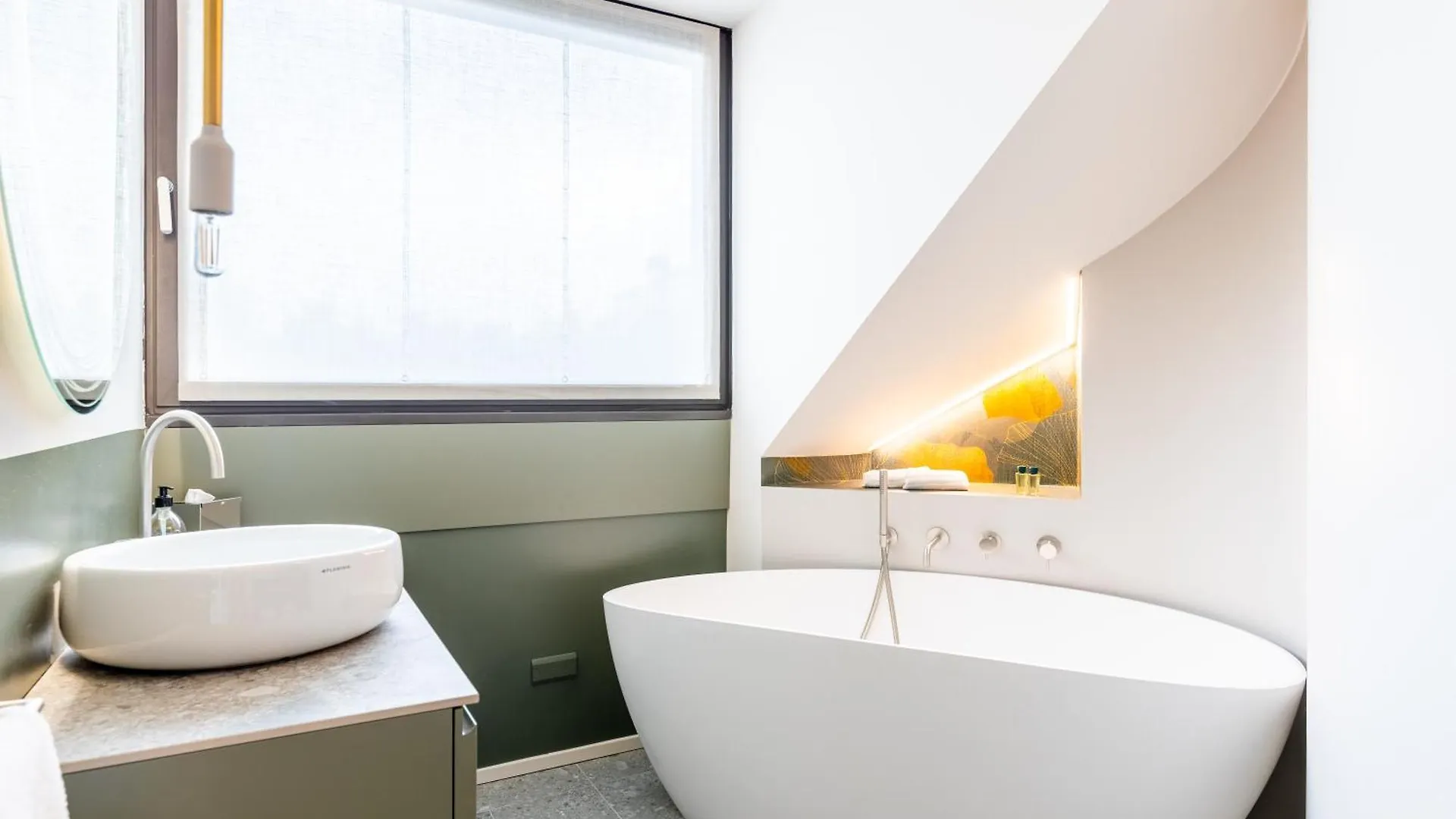 Nj Hotels & Apartments San Pietro All'Orto 6 Milan 0*,  Italy